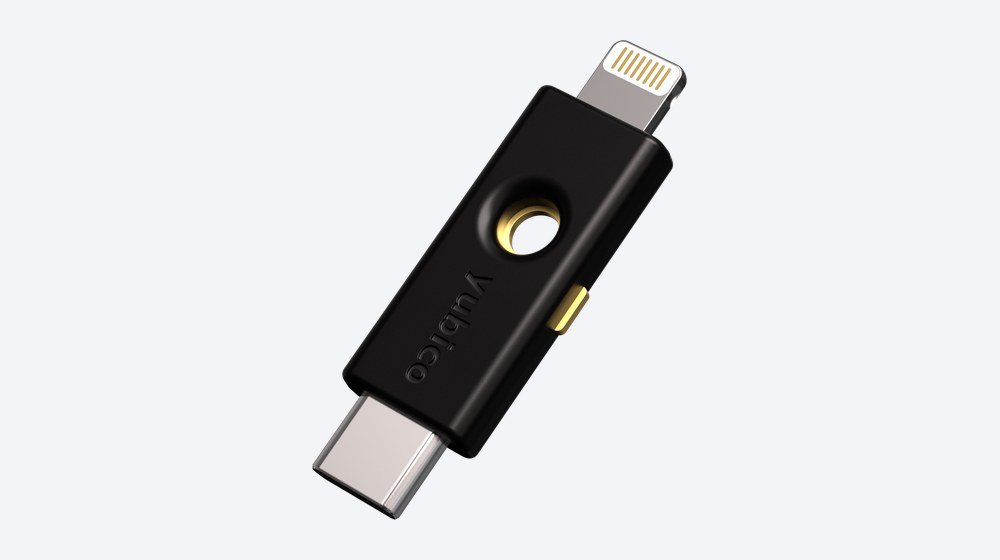 YubiKey 5Ci with USB-C and Lightning connectors